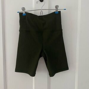 Althleta Women’s ribbed biker shorts